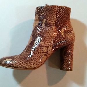 Faux snakeskin  ankle boots 7 medium made by International Concepts.